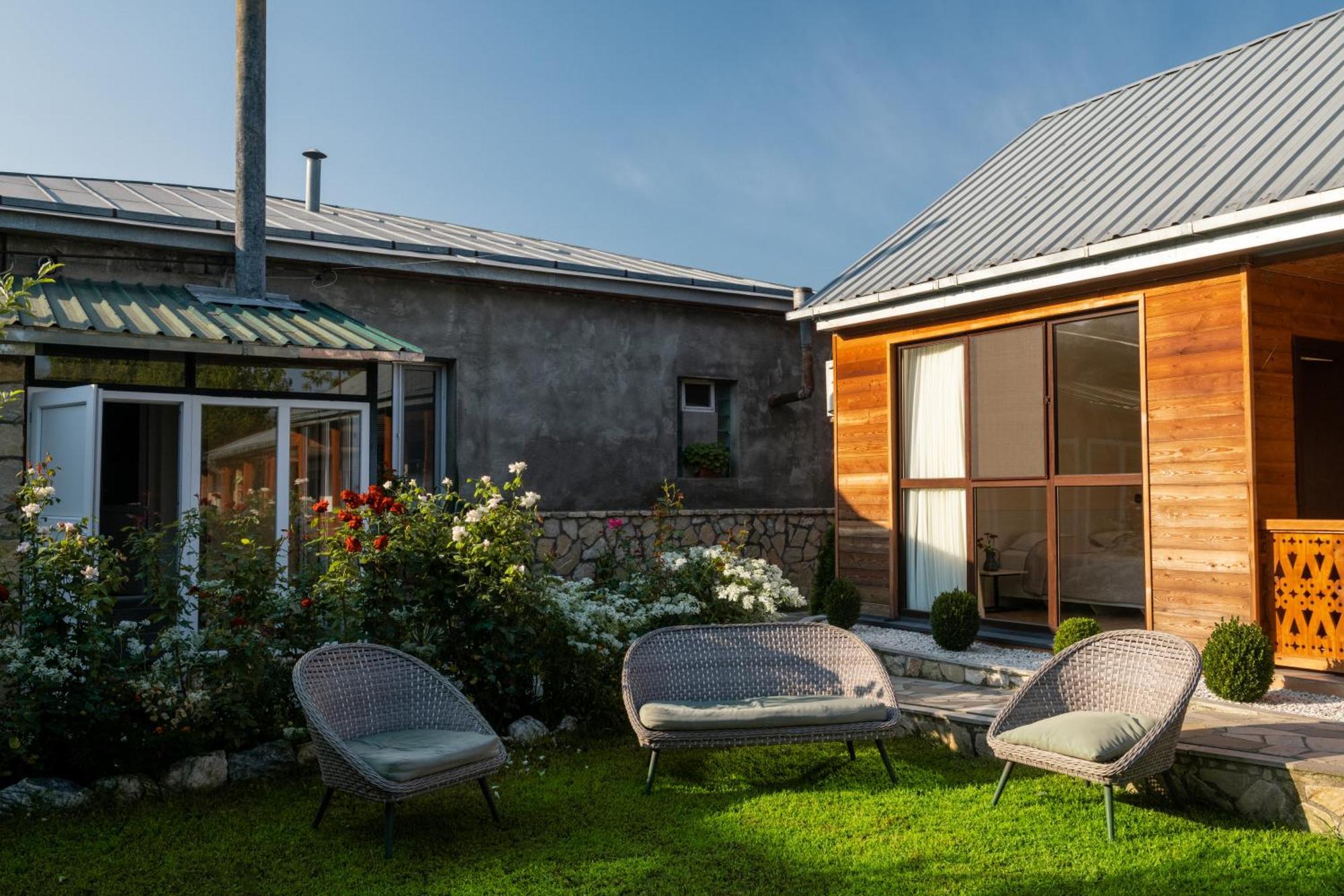 Alvani Inn K'vemo Alvani Exteriér fotografie