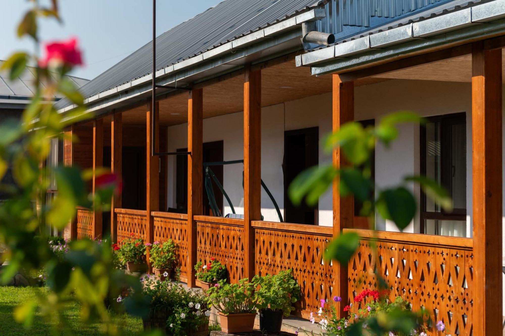 Alvani Inn K'vemo Alvani Exteriér fotografie